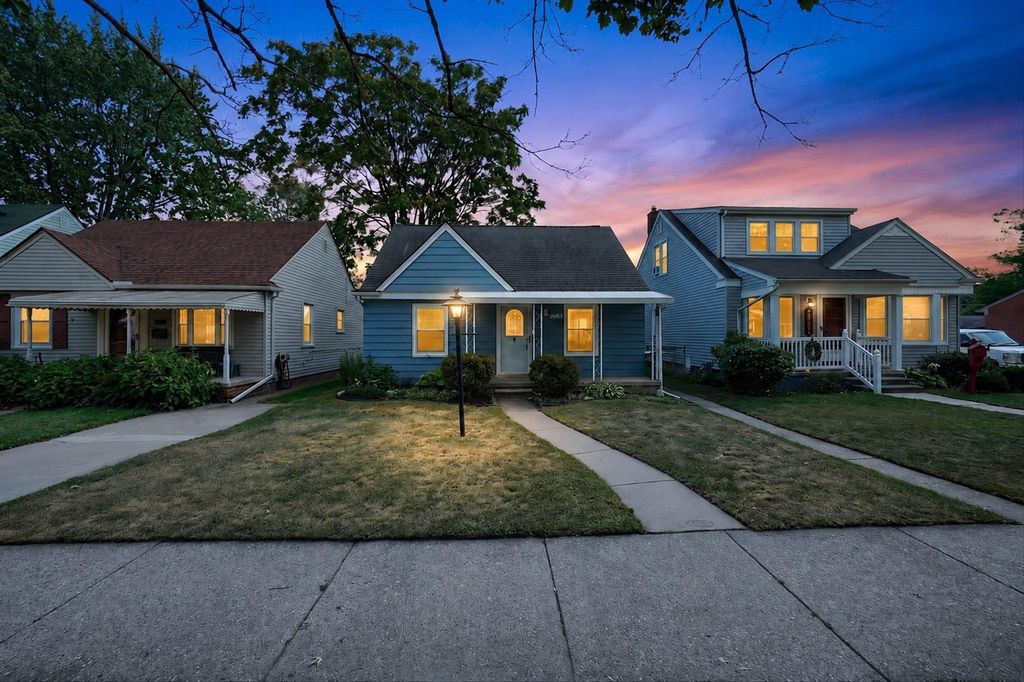 24163 New York Street, Dearborn, MI 48124