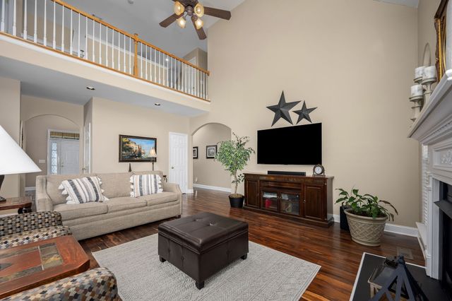 7024 Red Apple Rd, Antioch, TN 37013