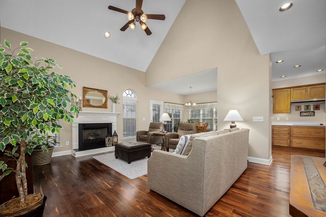 7024 Red Apple Rd, Antioch, TN 37013