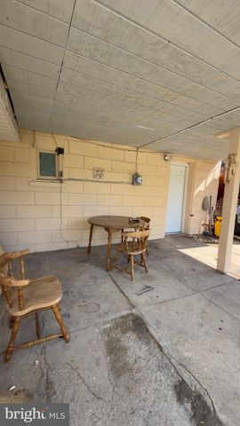 1742 MINERAL SPRING RD, Reading, PA 19602