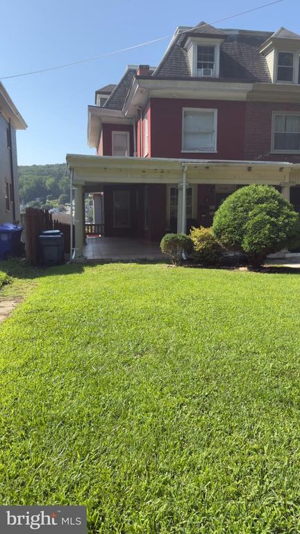 1742 MINERAL SPRING RD, Reading, PA 19602