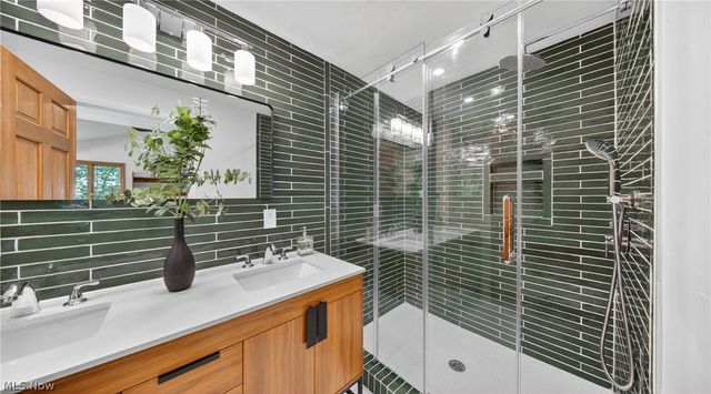 3909 Brainard Road, Orange Village, OH 44122