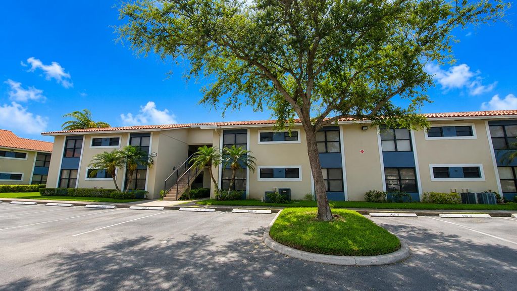 1463 Lake Crystal Drive G, West Palm Beach, FL 33411