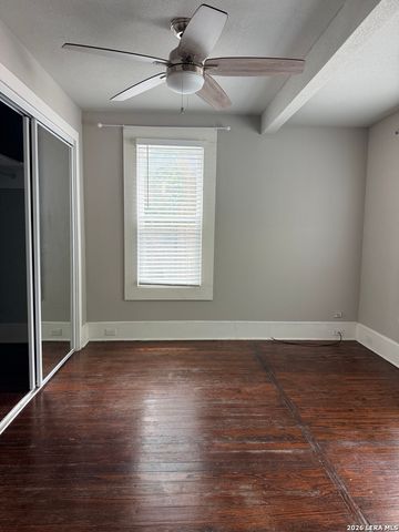 134 Corona B, San Antonio, TX 78209
