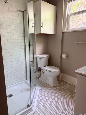 134 Corona B, San Antonio, TX 78209