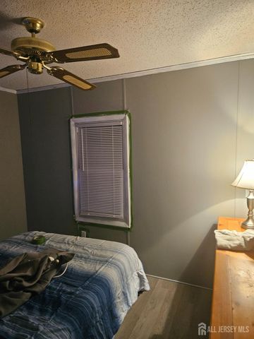 62 Bayshore Mobile Manor, Hazlet, NJ 07730