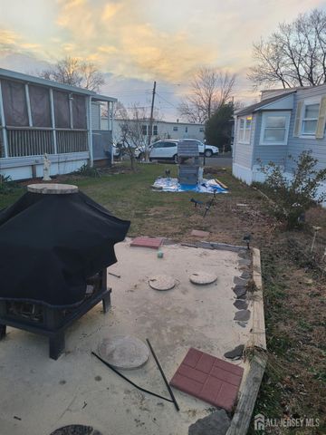 62 Bayshore Mobile Manor, Hazlet, NJ 07730
