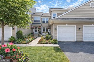 112 STEWARTS CT #406, Phoenixville, PA 19460