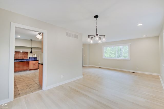 805 Eaglewood Drive, Zionsville, IN 46077