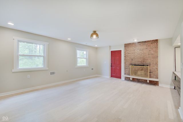 805 Eaglewood Drive, Zionsville, IN 46077