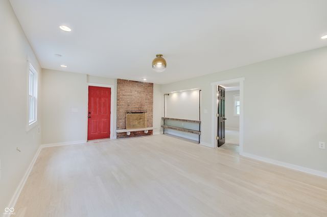 805 Eaglewood Drive, Zionsville, IN 46077