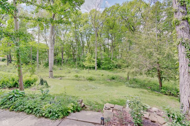 805 Eaglewood Drive, Zionsville, IN 46077