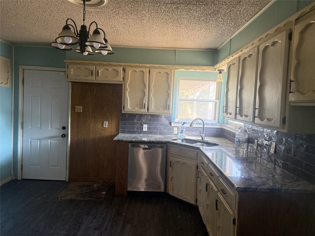 5500 Purington Avenue, Fort Worth, TX 76112 — photo 4