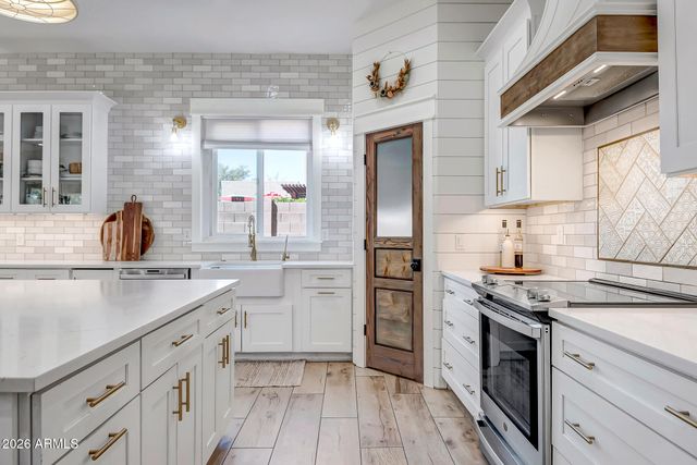 4995 E INDIAN WELLS Drive, Chandler, AZ 85249