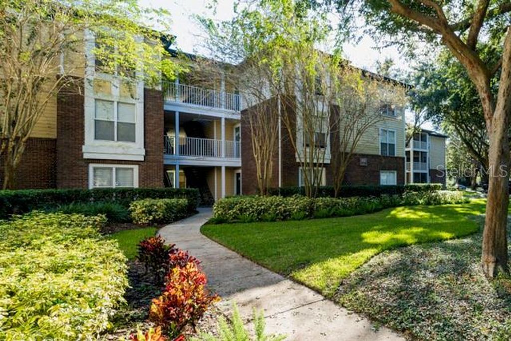 10024 STRAFFORD OAK COURT 806, Tampa, FL 33624