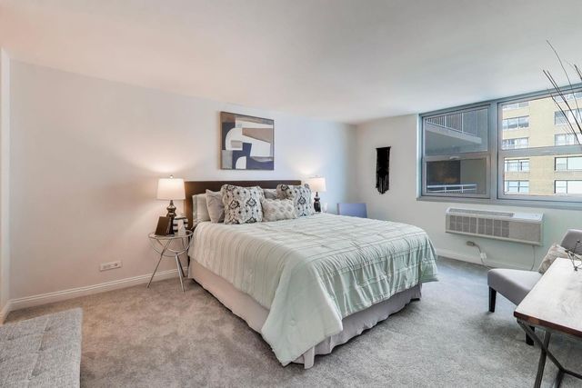 6147 N SHERIDAN Road 9B, Chicago, IL 60660