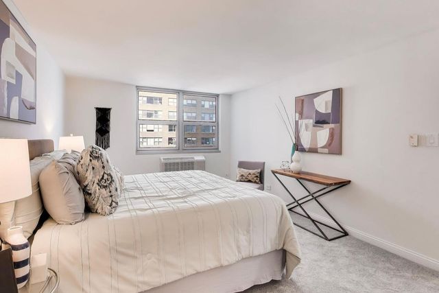 6147 N SHERIDAN Road 9B, Chicago, IL 60660