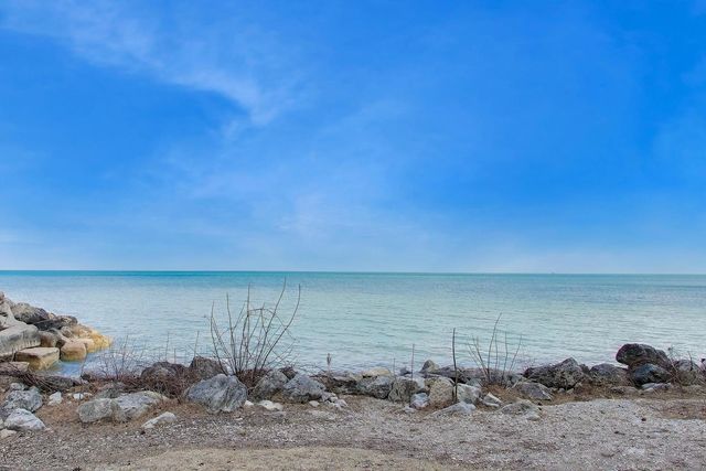 6147 N SHERIDAN Road 9B, Chicago, IL 60660