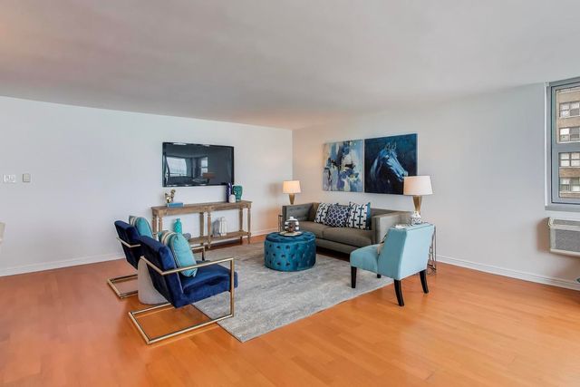 6147 N SHERIDAN Road 9B, Chicago, IL 60660