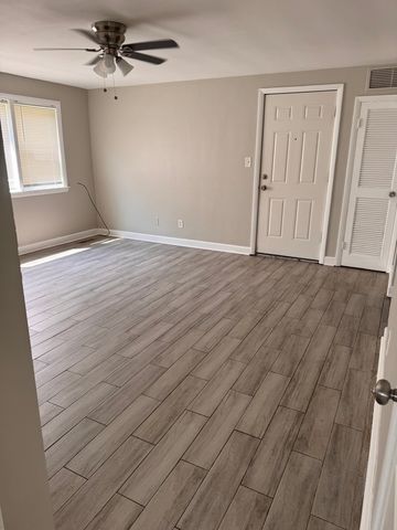 18446 Torrence Avenue 1E, Lansing, IL 60438