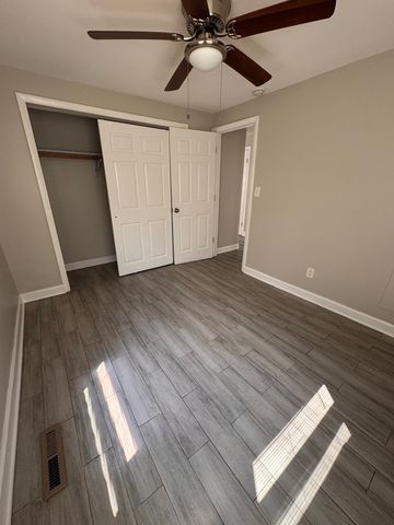 18446 Torrence Avenue 1E, Lansing, IL 60438