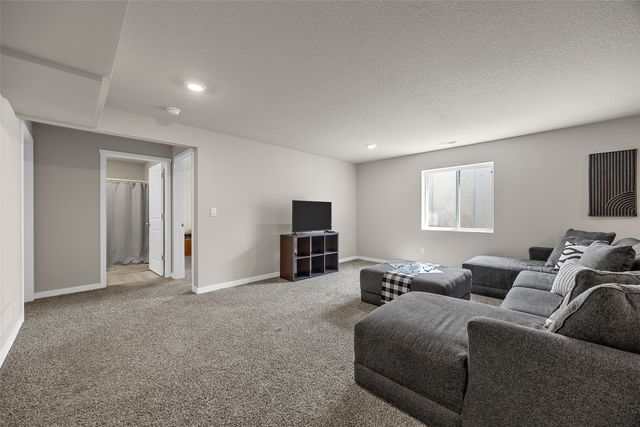 3319 Craven Drive, Coralville, IA 52241