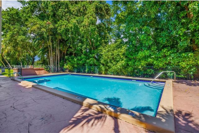 15888 SW 95th Ave 209, Miami, FL 33157