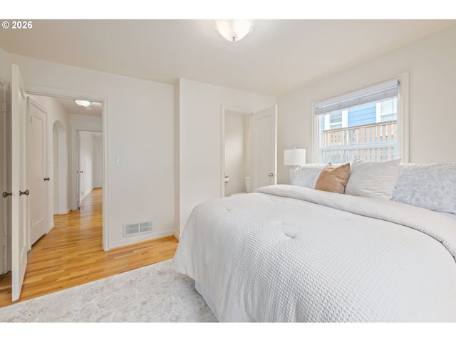 2031 OLIVE St, Eugene, OR 97405