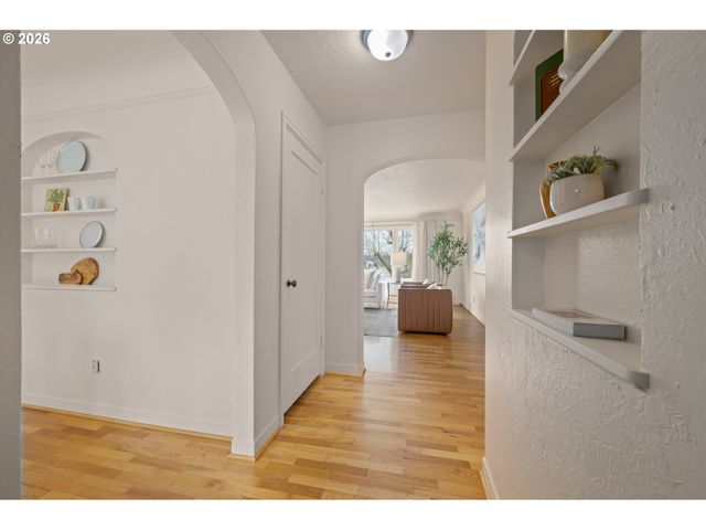 2031 OLIVE St, Eugene, OR 97405