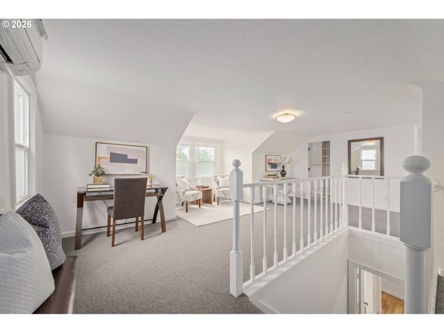 2031 OLIVE St, Eugene, OR 97405