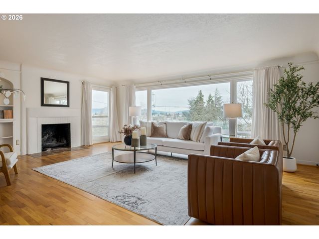 2031 OLIVE St, Eugene, OR 97405