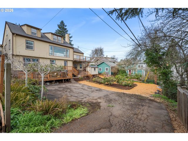 2031 OLIVE St, Eugene, OR 97405