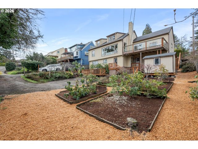 2031 OLIVE St, Eugene, OR 97405