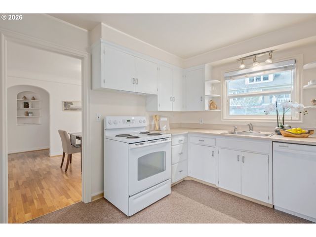 2031 OLIVE St, Eugene, OR 97405