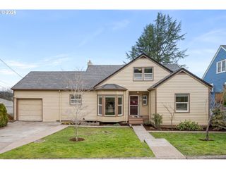 2031 OLIVE St, Eugene, OR 97405
