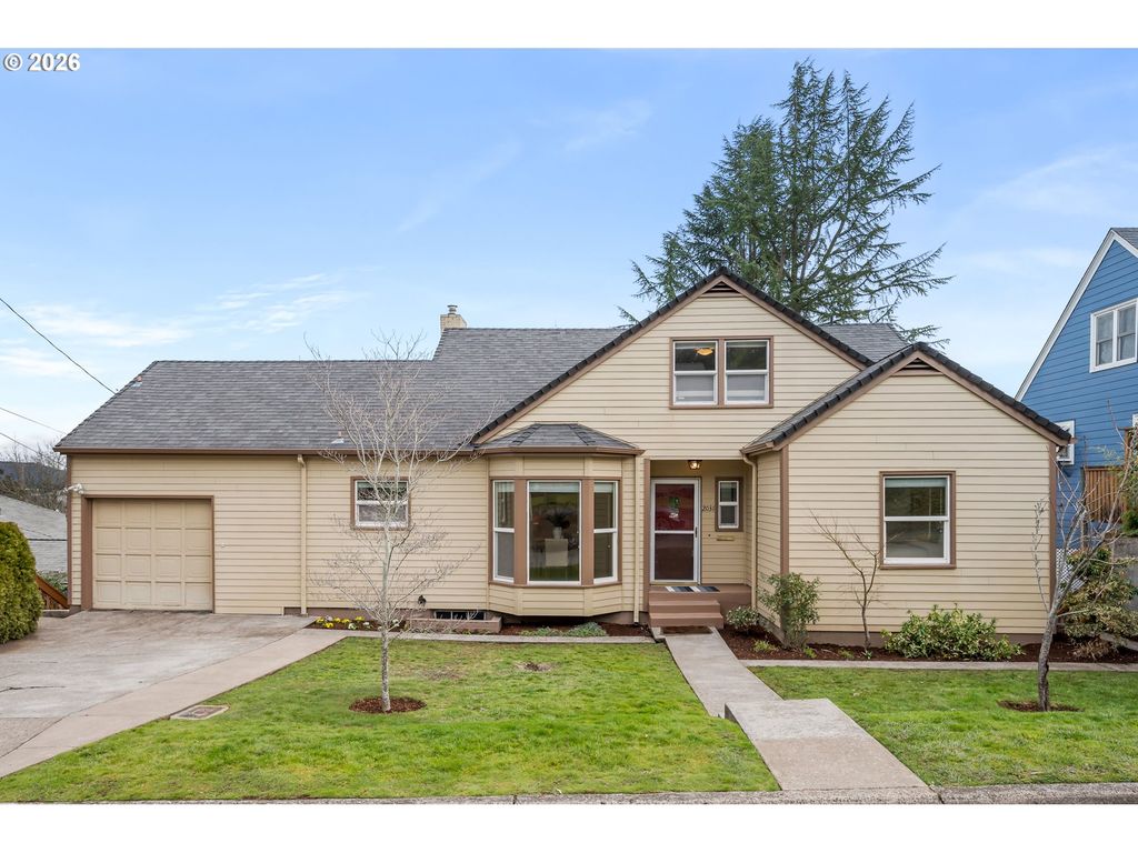 2031 OLIVE St, Eugene, OR 97405