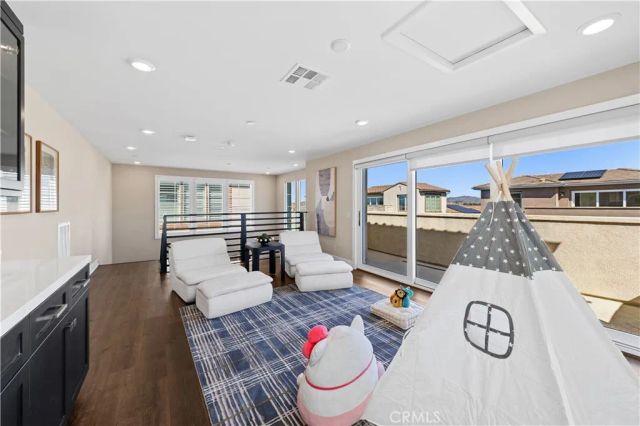 91 Pelican, Irvine, CA 92618