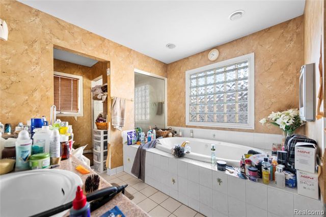 53085 Michael Drive, Chesterfield, MI 48047