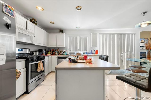 53085 Michael Drive, Chesterfield, MI 48047