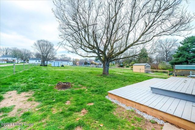 221 Lyons Dr, Frankfort, KY 40601