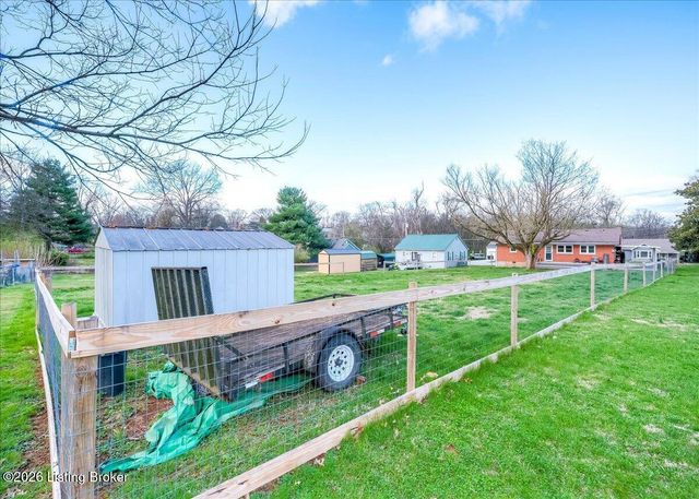 221 Lyons Dr, Frankfort, KY 40601