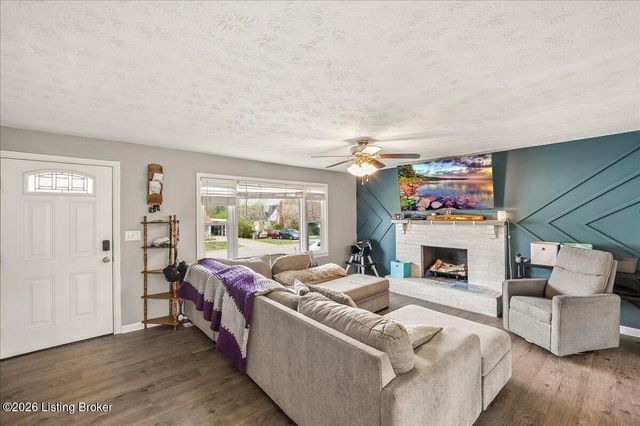 221 Lyons Dr, Frankfort, KY 40601