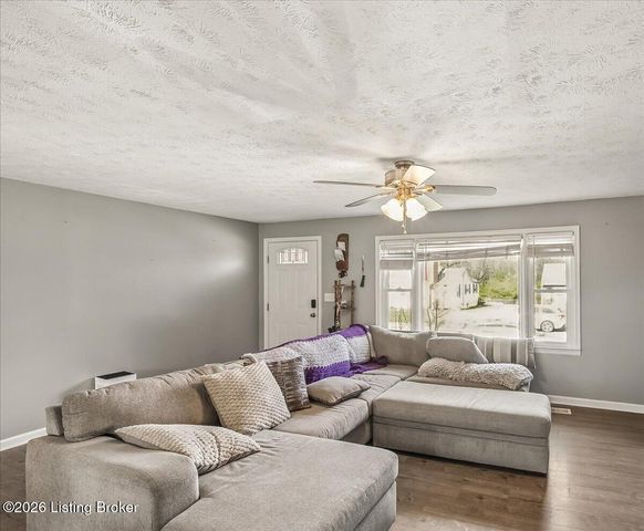 221 Lyons Dr, Frankfort, KY 40601