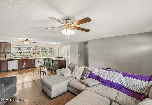 221 Lyons Dr, Frankfort, KY 40601