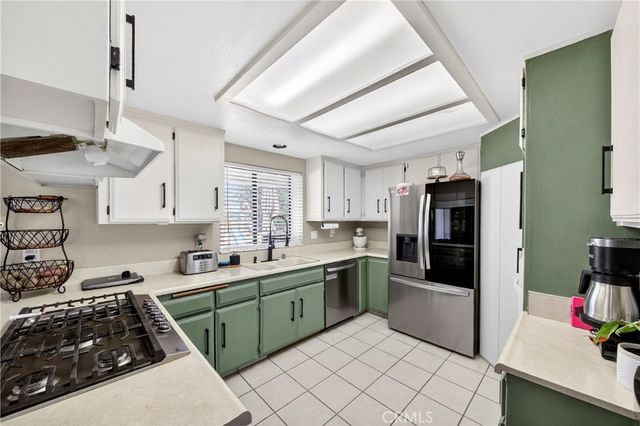 17930 Seaforth Street, Hesperia, CA 92345