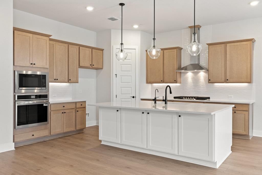 6313 Leftwich CV, Austin, TX 78738