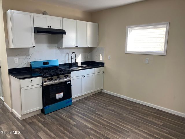 1027 2nd Avenue, Schenectady, NY 12303