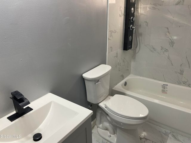 1027 2nd Avenue, Schenectady, NY 12303