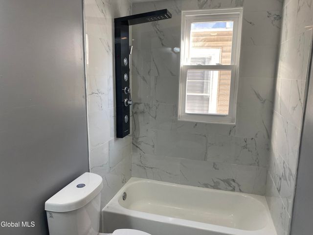 1027 2nd Avenue, Schenectady, NY 12303