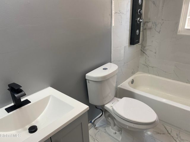 1027 2nd Avenue, Schenectady, NY 12303